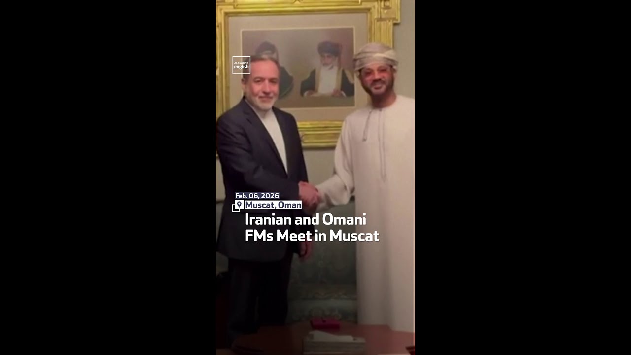 Iranian and Omani FMs Meet in Muscat