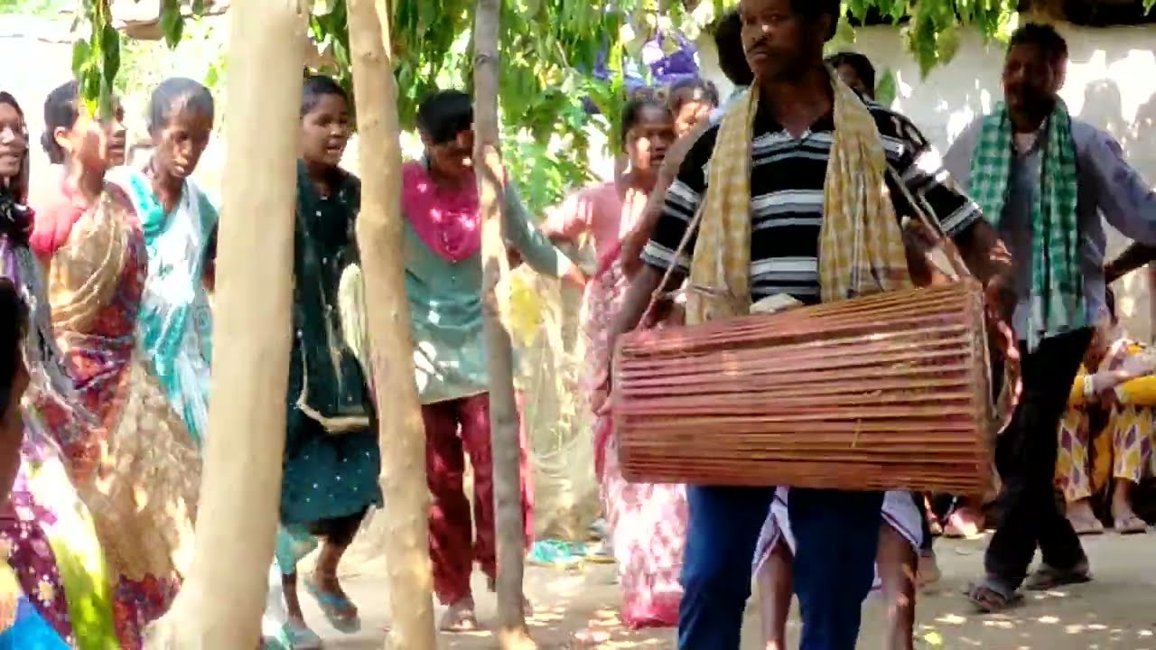 Why India Has The Weirdest Dance Culture