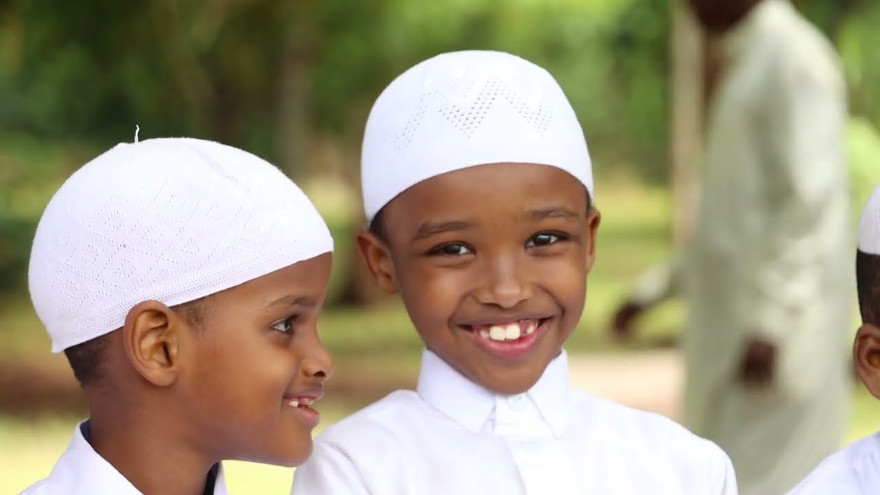 Markaz Al-Adala oo goobo dalxiis u ka xeeyay Arday dhameeysay Qur'anka iyo farbarka.