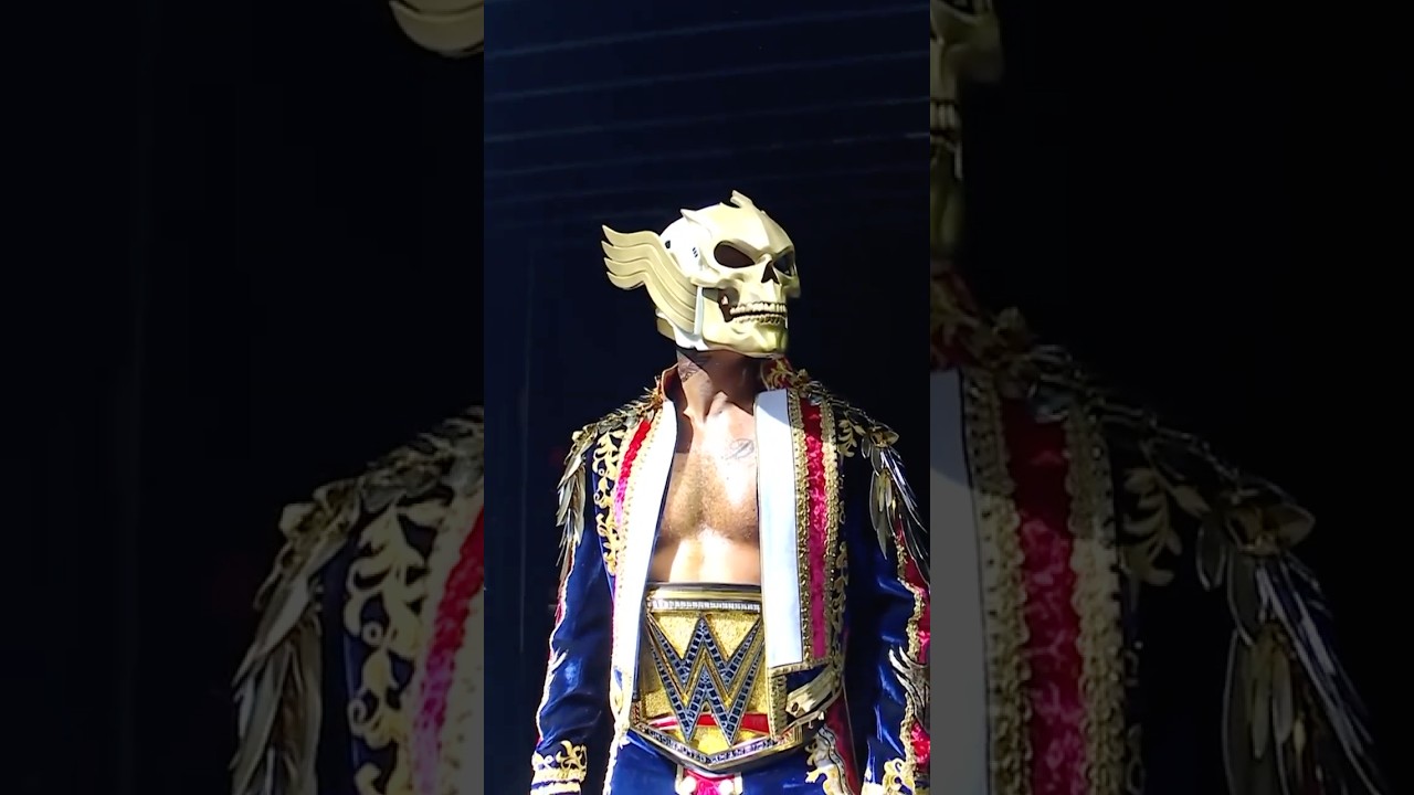 Cody Rhodes has arrived to the main event of #WrestleMania! 🙌😮&zwj;💨