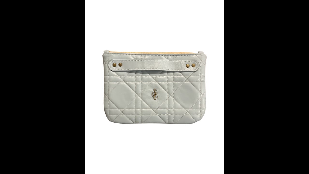 Quilting Italian Leather Using a Domestic Machine #sewing #bagmaking #simplyclassic #bagmaker