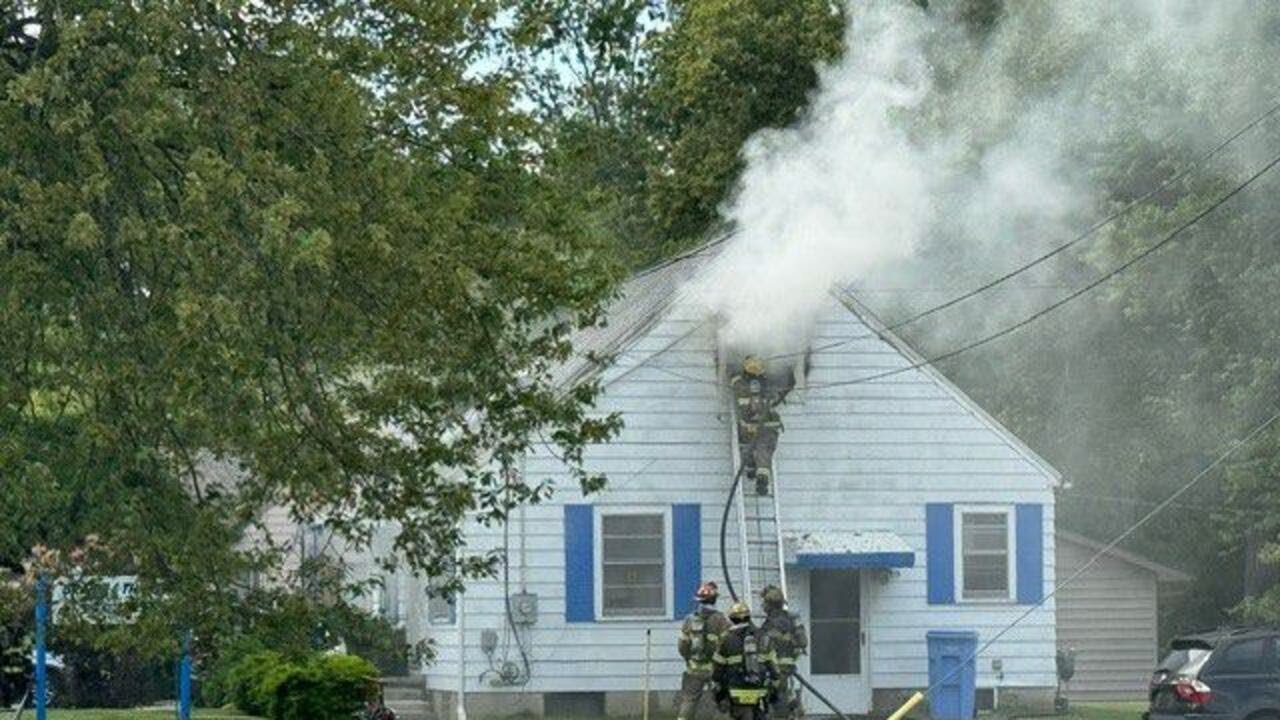 Crews fighting fire at Lansing beauty salon