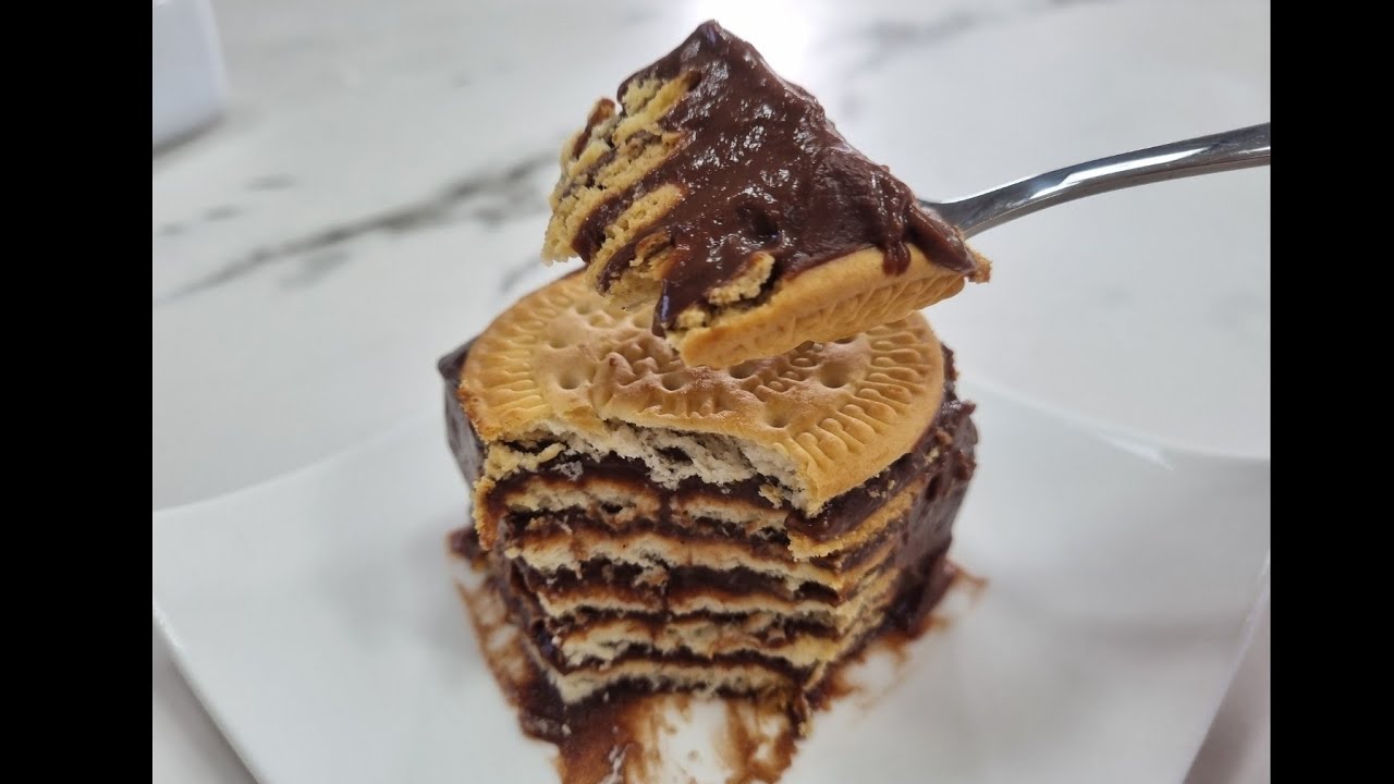 POSTRE MILHOJAS DE GALLETAS MARÍA. Muy fácil y rápido, un postre delicioso, tierno y jugoso.