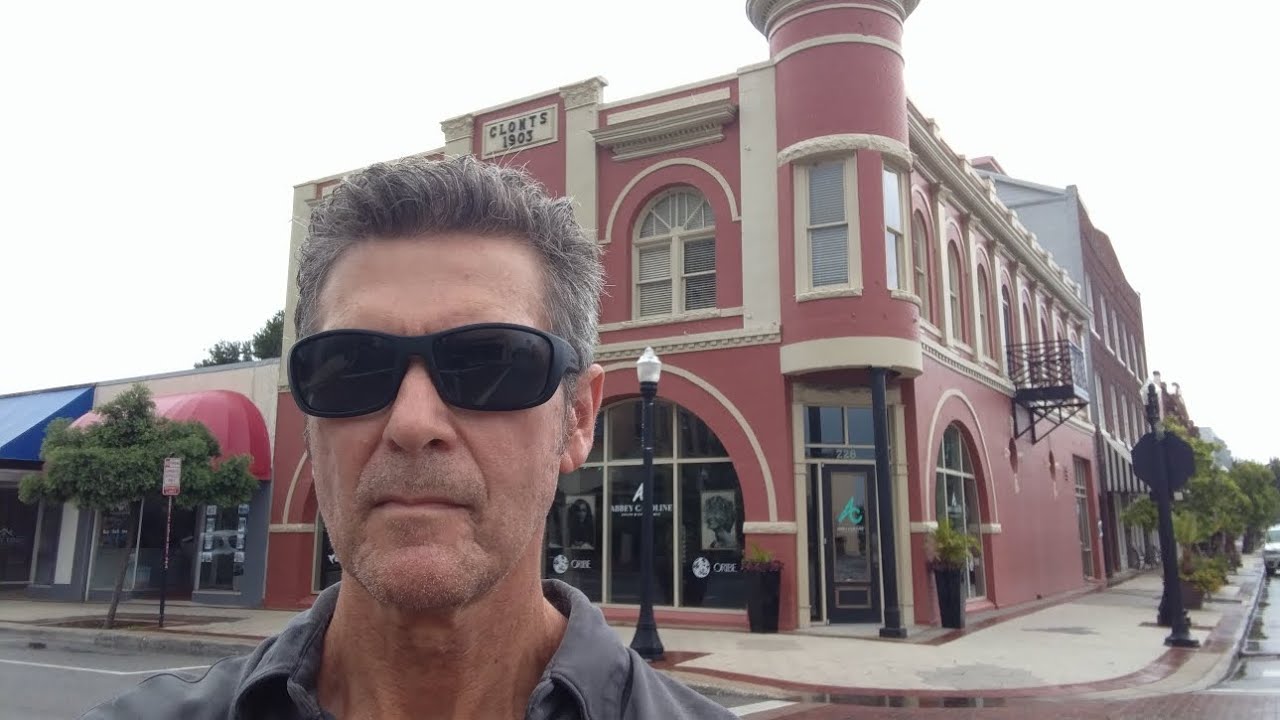 Downtown Lakeland walking tour, alleyways and train on a rainy late August day