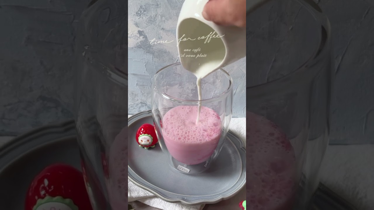 Pink Latte 🍃🌷💖☕️🫧 #homecafe #homecafevideo #cafelatte #backdroppainting #aesthetic #chill