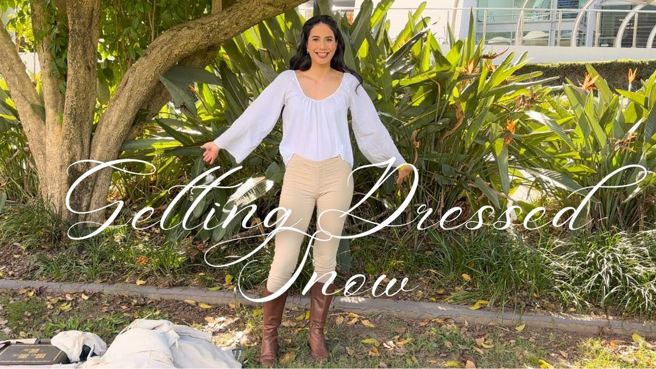 Getting Dressed Snow White from Once Upon A Time | Cosplay Showcase