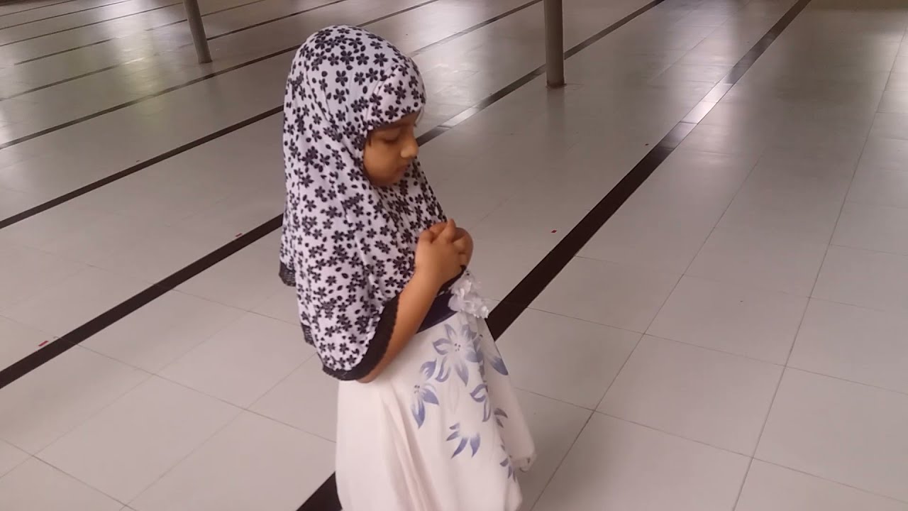 #Salat little Mumnoon is learning how to perform two rak'at prayers