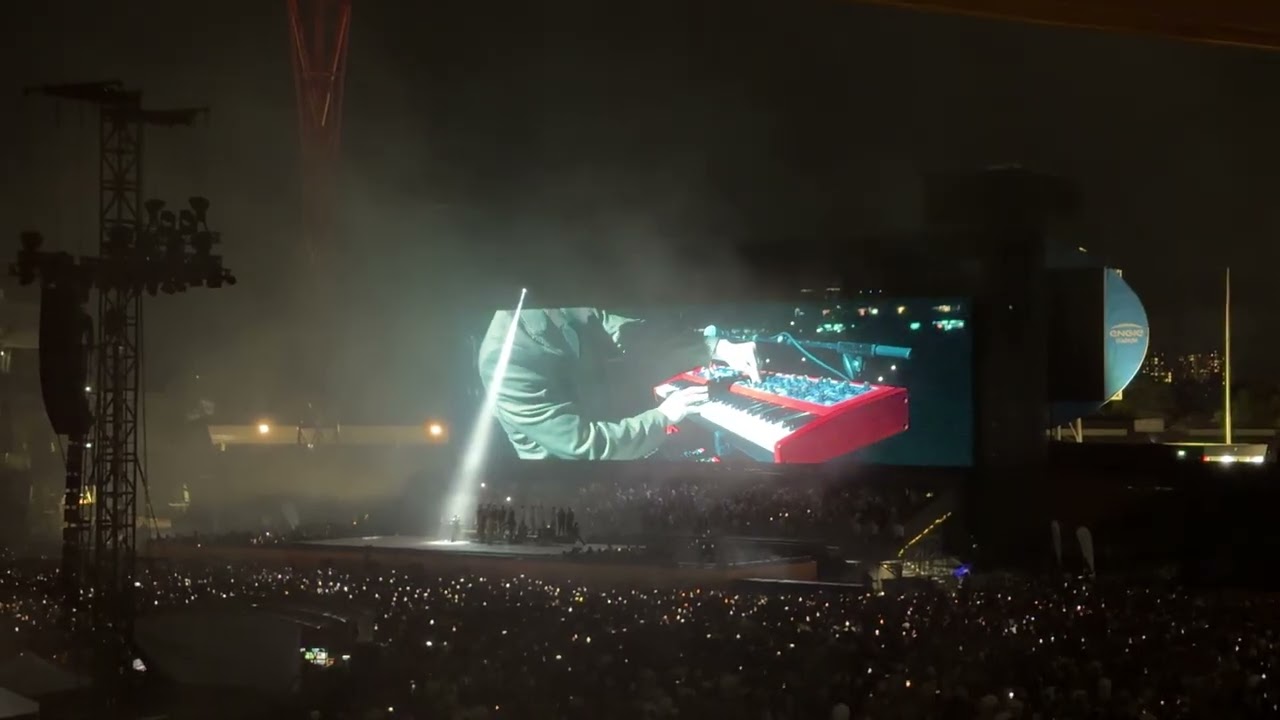 Bad Bunny Concert Partial Piano Solo Sydney 01/03/2026
