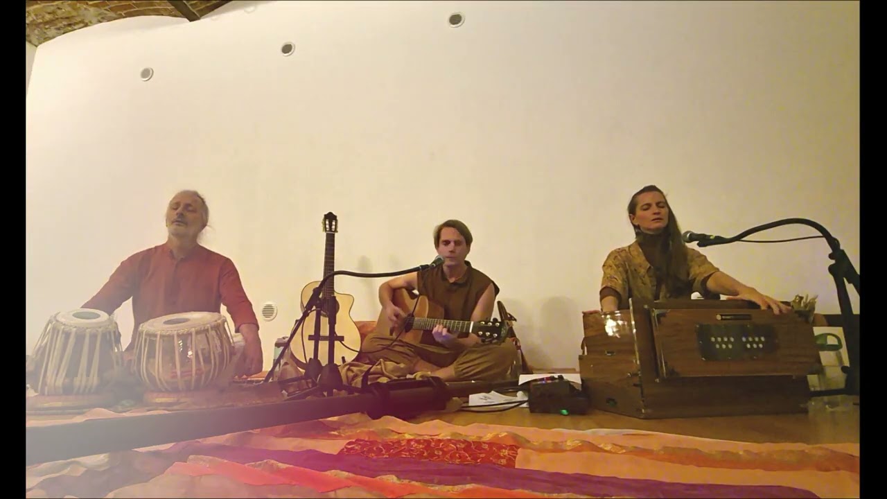 Intro   Vocal    Meditation - Elomah & Christian Weiss
