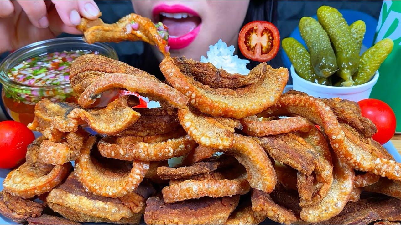 ASMR CRISPY PORK BELLY CHIPS, SPICY DIPPING SAUCE, PICKLES, RICE MUKBANG MASSIVE Eating Sounds