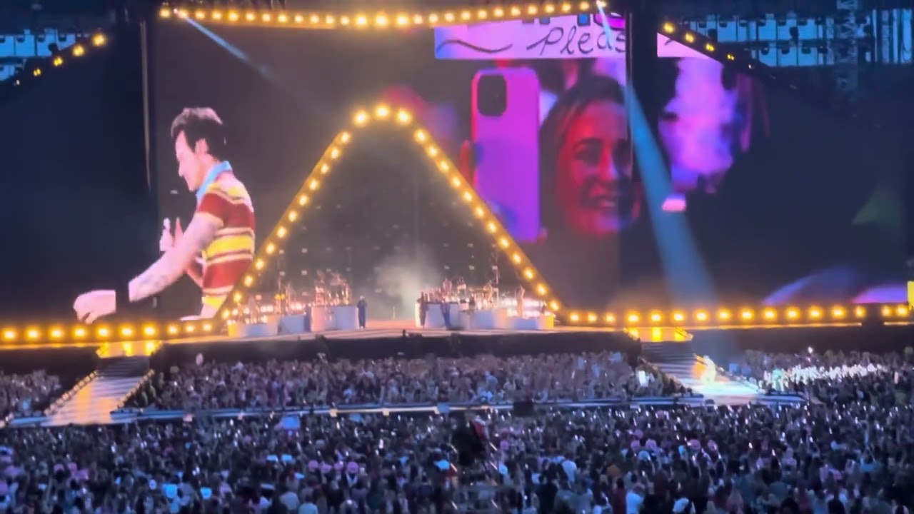 Harry Names Fans Baby- HSLOT Coventry May 22nd
