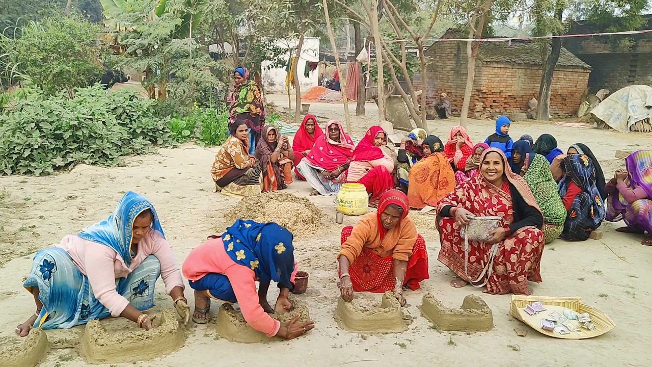 चूल्हे की रसम शादी का पहला रसम शुरु चूल्हा डालते समय गांव की महिलाएं गाये गीत || How to making clay