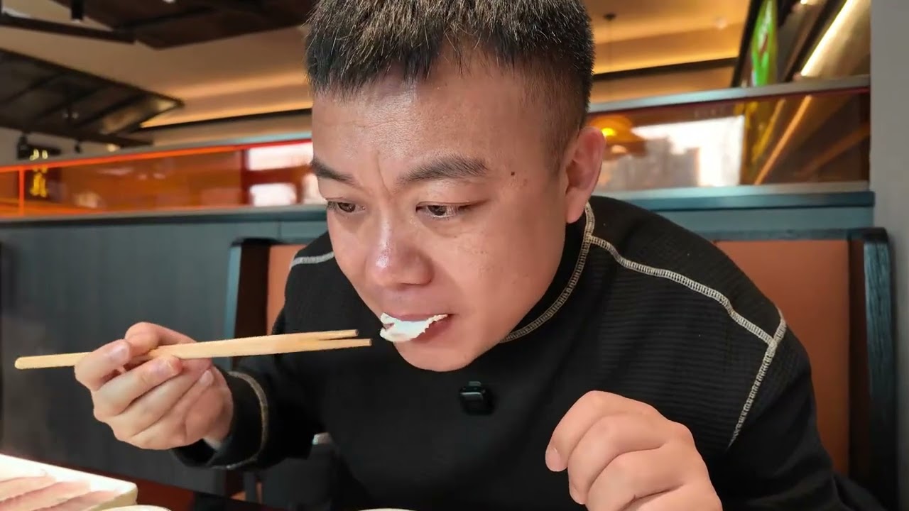 张店一家鱼羊火锅，鱼肉蘸着秘制麻汁酱，大口吃过瘾！ #淄博美食 #火锅 #鱼羊鲜 #舌尖上的味道