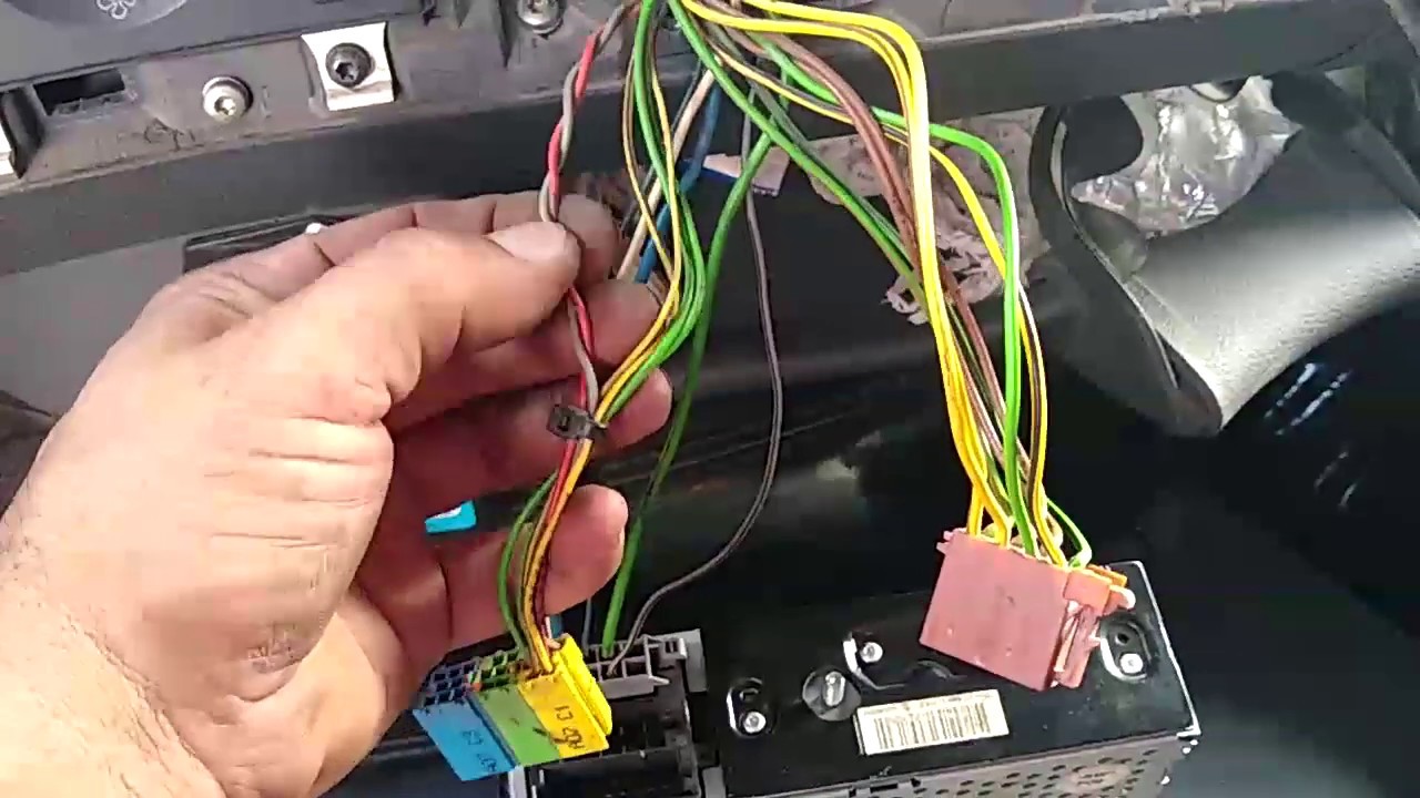 Radio AM/FM e conectores - Volvo FH
