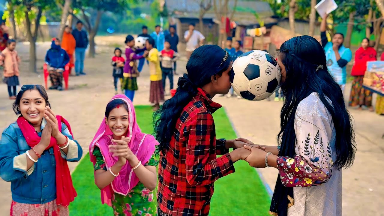 Can they? Football between the heads of two competitors | New invention game challenge