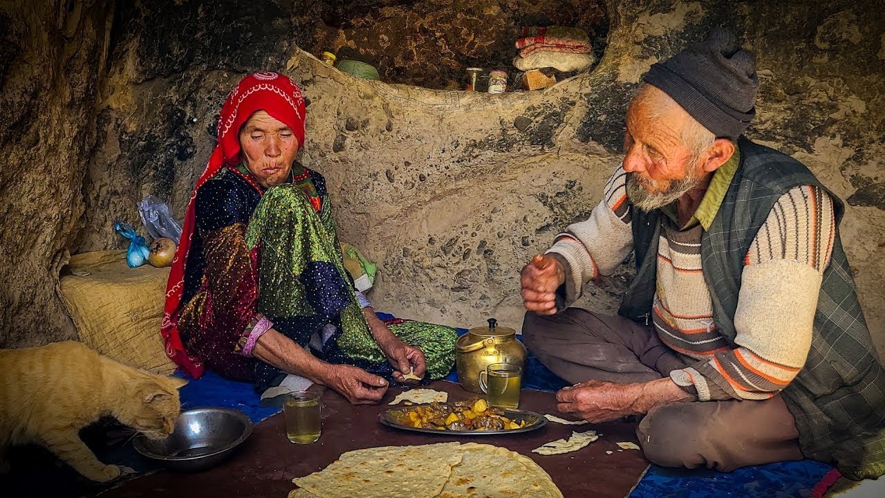 Living in a cave | Old Lovers village style recipe | Village life Afghanistan