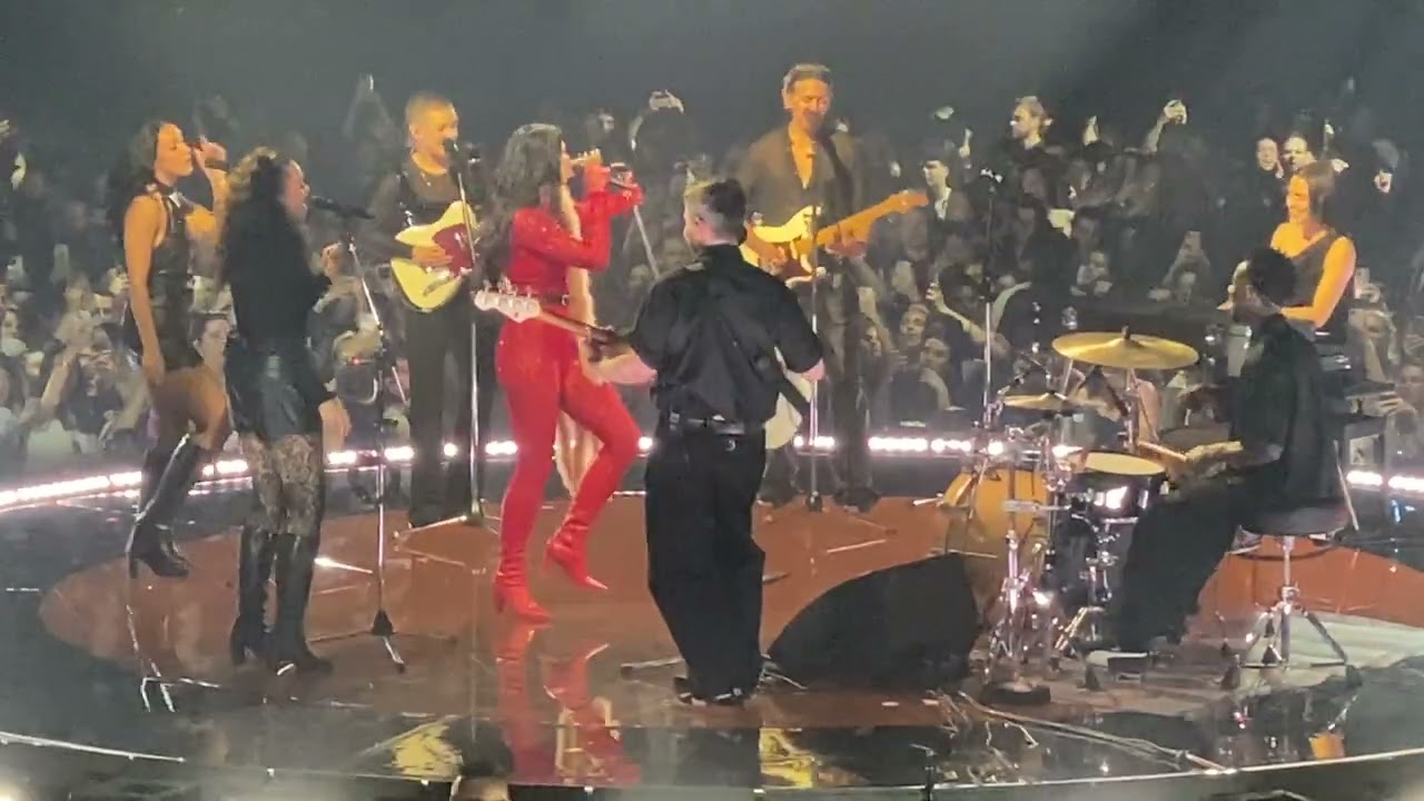 Dua Lipa - Get Lucky Daft Punk (Lyon le vendredi 16 mai 2025)
