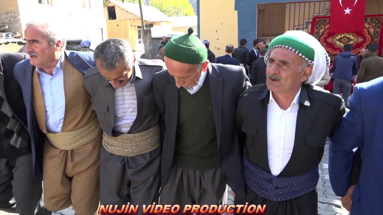 HAKKARİ TAŞBAŞI KÖYÜ ( GOVENDA DENGBEJİ ) MUHTEŞEM SESLER VE MUHTEŞEM BİR HALAY 2020 FULLHD NEW YENİ