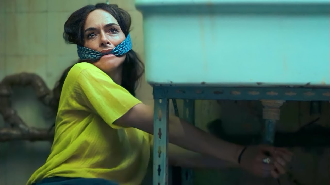 شخص مجنون بيحب والدته جدا فبيخطف أي ست شبهها عشان يتجوزها