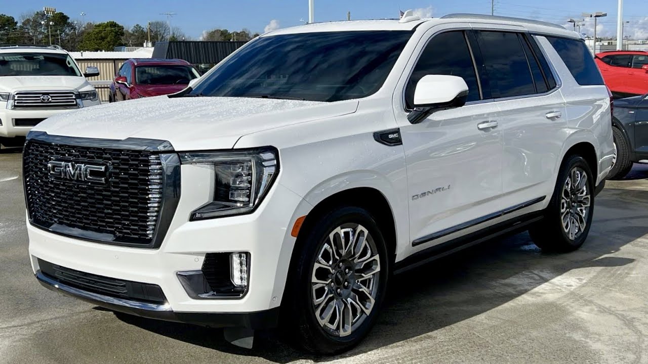 2023 GMC Yukon Denali ULTIMATE - Large Full-Size Luxury SUV in Detail