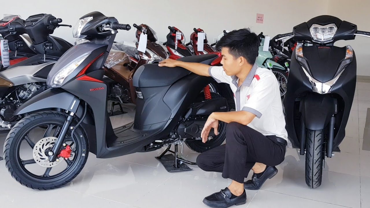 N&ecirc;n chọn HONDA Vision đặc biệt hay Lead đen mờ 2020/ so s&aacute;nh nhanh.