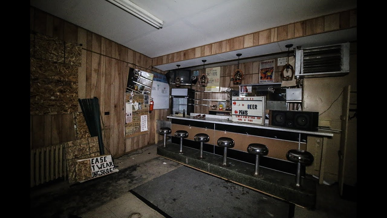 (TIME CAPSULE) Exploring Abandoned 1960s Bowling Alley Everything left behind Frozen in Time