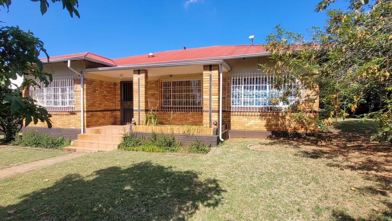 3 Bedroom House For Sale in Primrose East