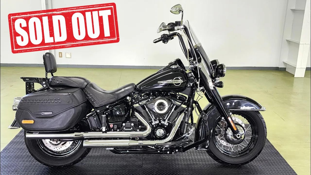 SOLD OUT!!2018年モデル FLHC ソフテイルヘリテイジクラシック 8,836km マフラー チューニング他 カスタム合計20点95万相当 車検丸2年付 諸費用込229.99万ケーズバイク