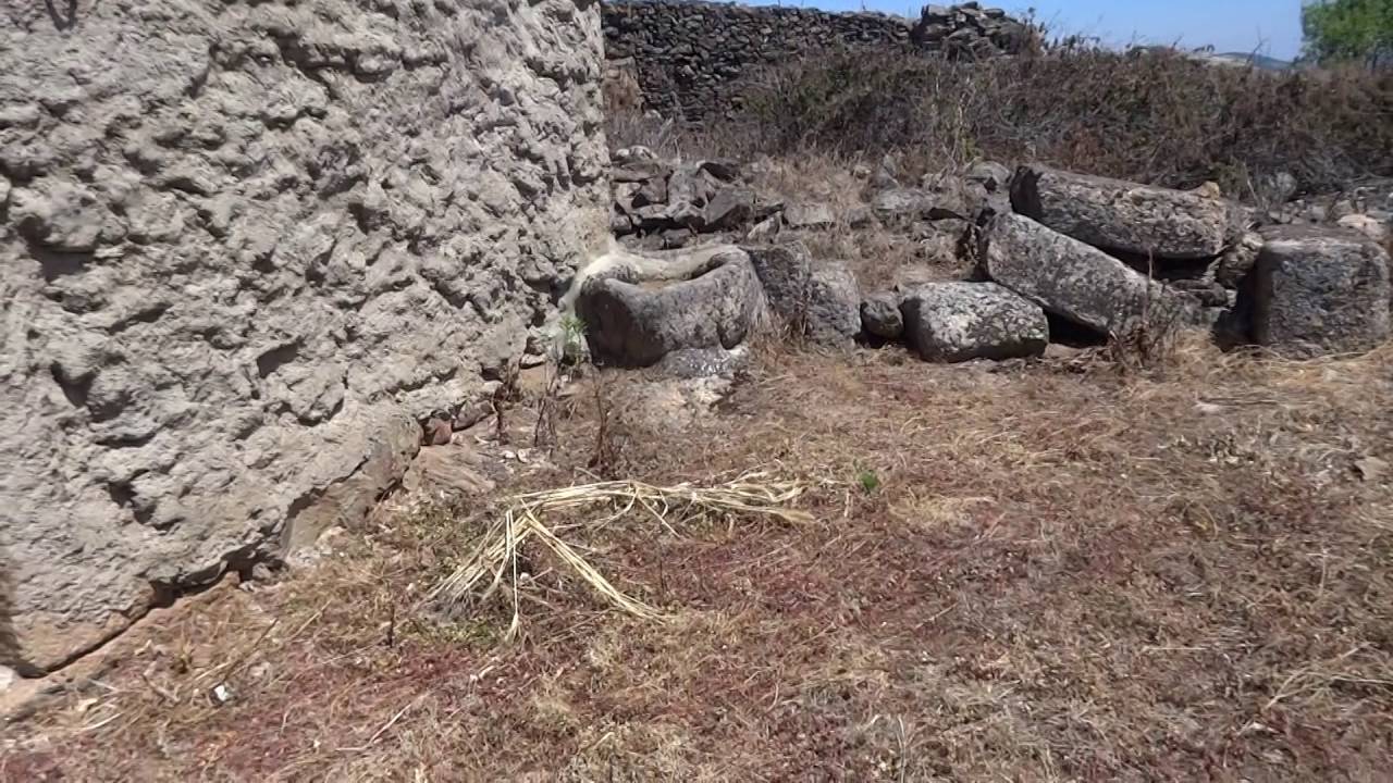 Gavião: aldeia abandonada em Vila Flor, Bragança, Portugal