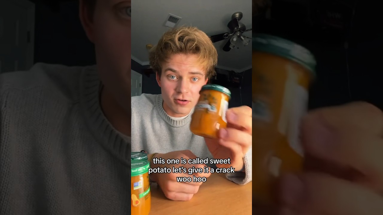 Trying baby food🤣