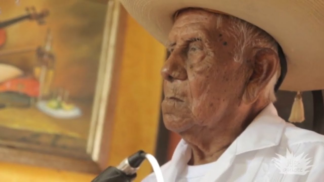 Tamborero de 96 a&ntilde;os con el Conjunto Regional Ajuchitlan