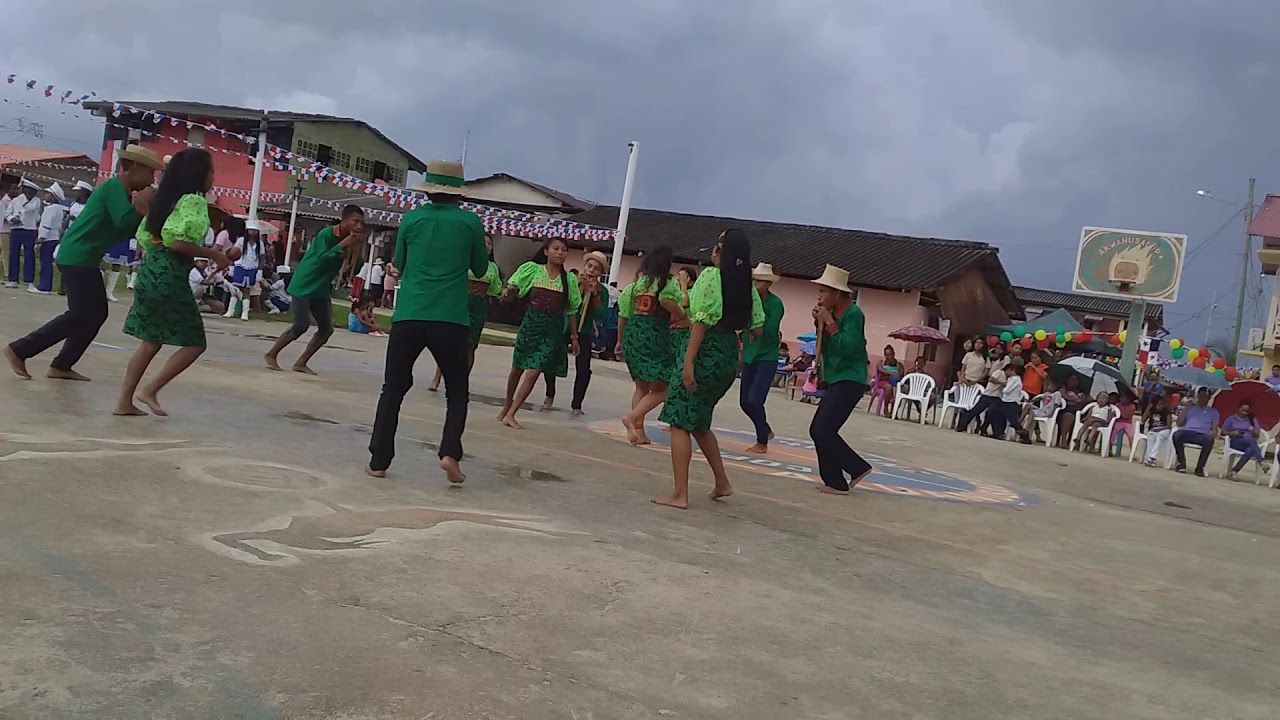 Danza kamu burwi Colegio Secundaria Félix Esteban Oller