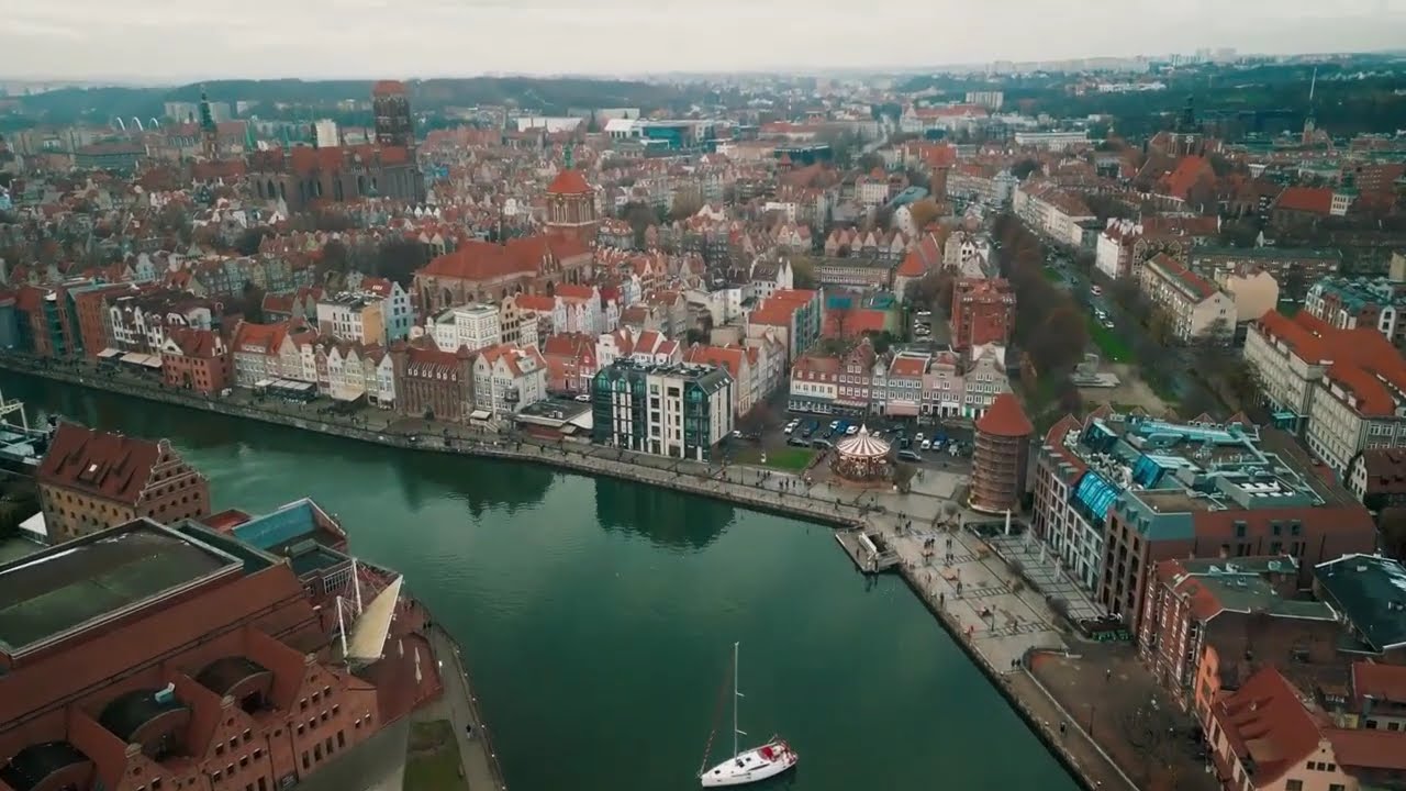 Gdańsk 🇵🇱 | Poland from Above | 30 Minutes of Silent Aerial Calm in 4K