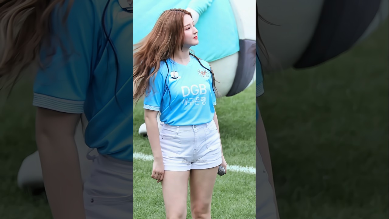 BTS V and Nancy Momoland whatsapp status 😍 #bts #kpop #nancy #shorts