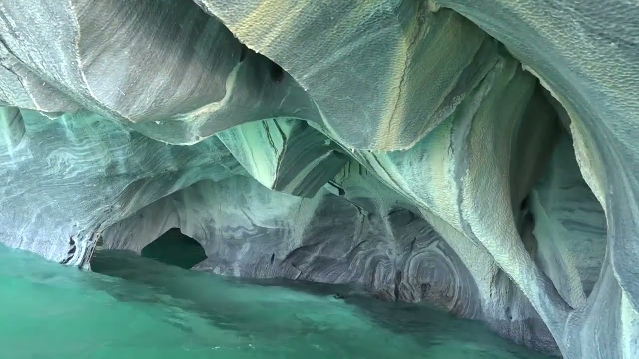 PATAGONIA 3 capilla de marmol on lake General Carrera