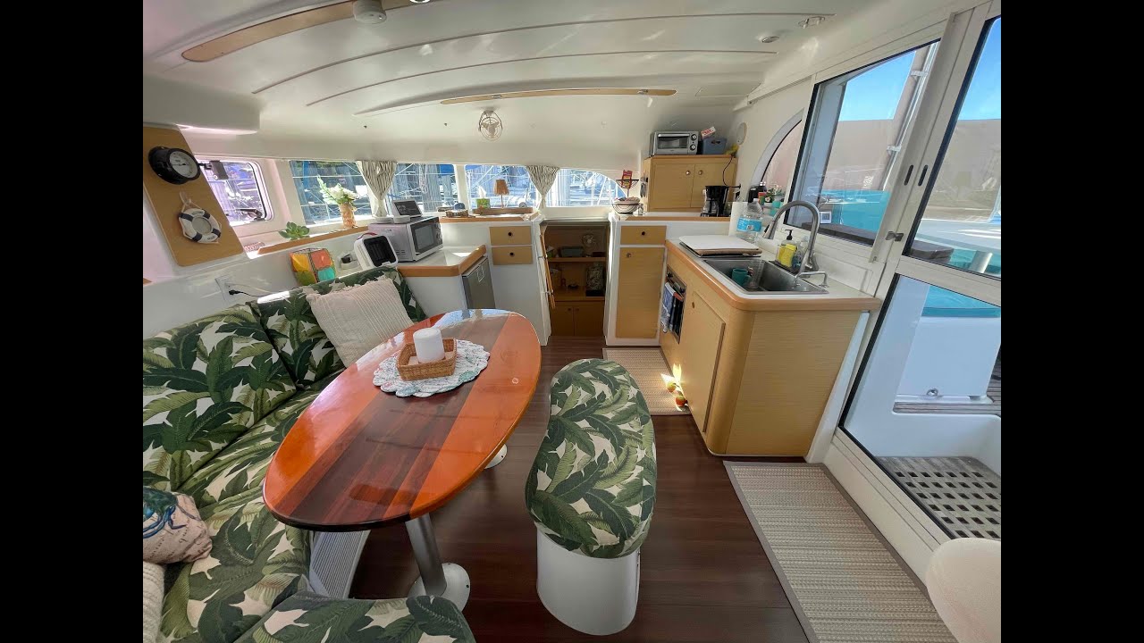 Lagoon 380 S2 Catamaran