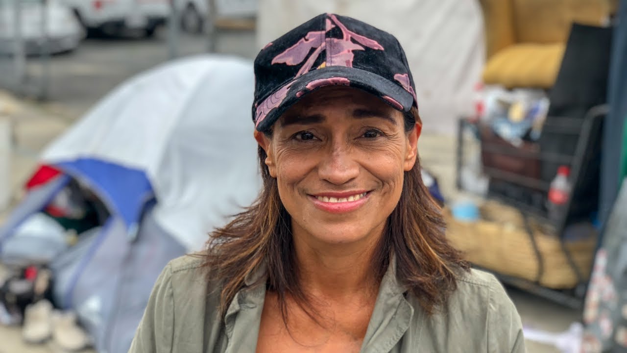 Los Angeles Homeless Woman Has Part-time Job and Lives in a Tent.