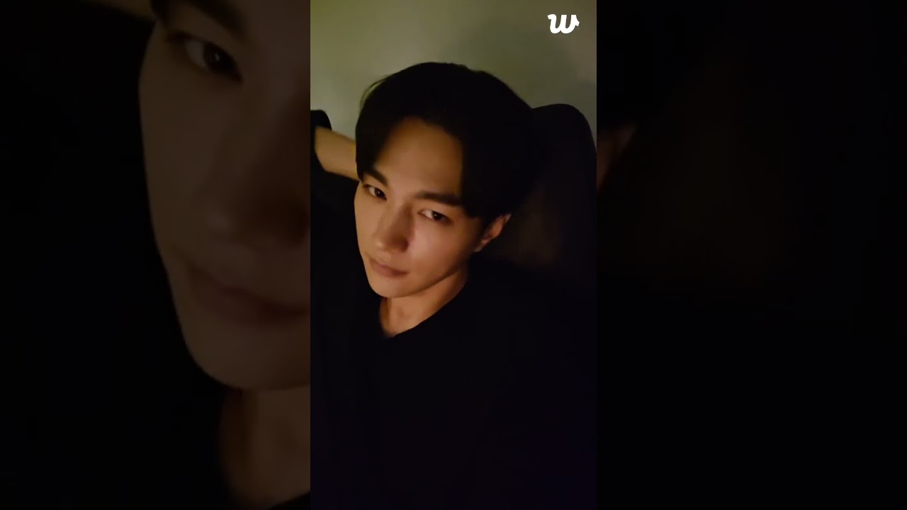 😂 I’m the chosen fan! No Weverse alerts, Insta glitch Missed MyungSoo’s live 😭 but his smile 💛✨ 