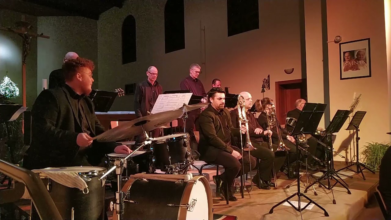 Away in a manger (arr. Paul Clark)