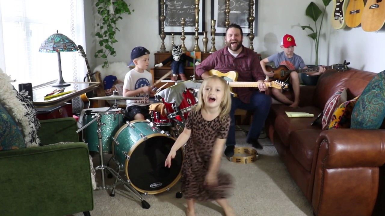 Colt Clark and the Quarantine Kids play 
