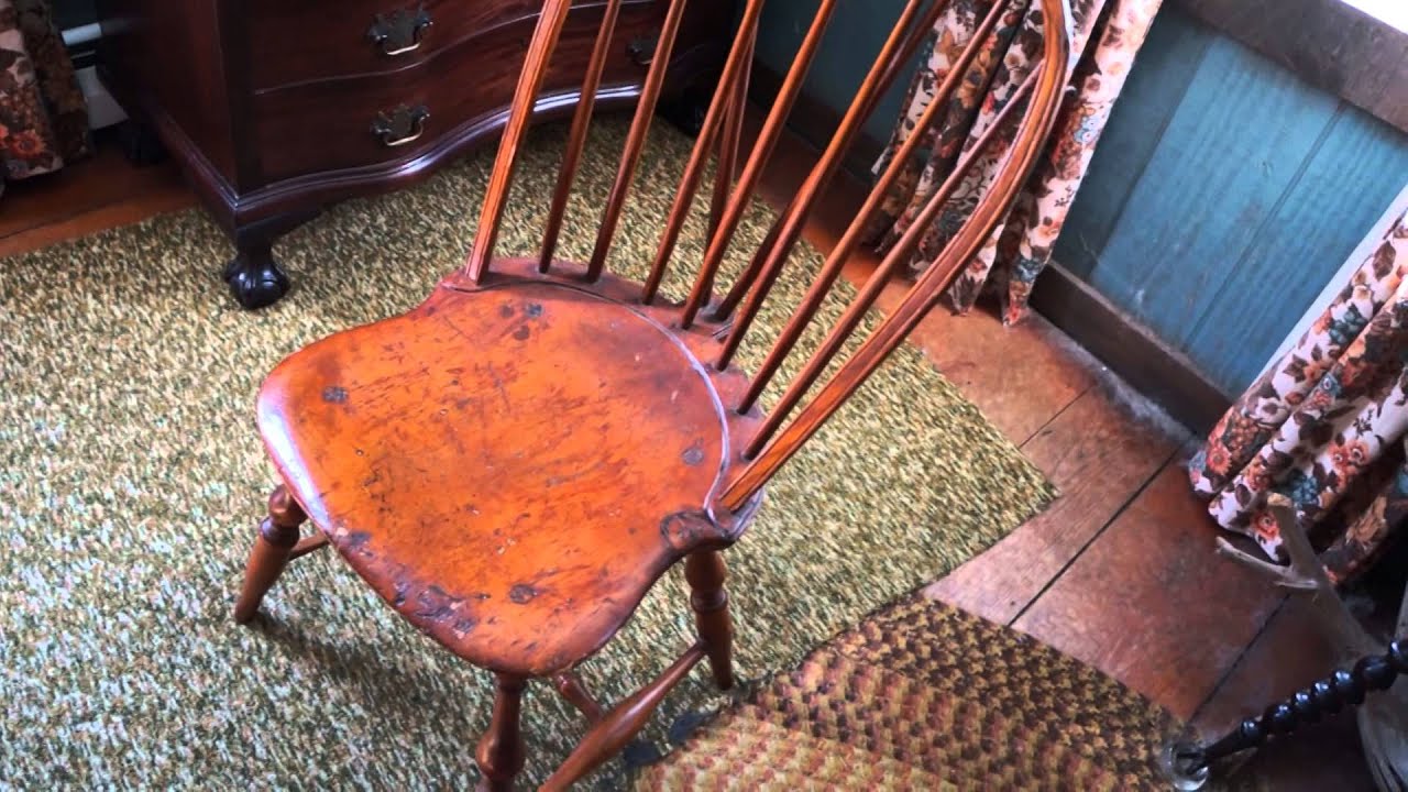 Antique Furniture Hoop Back Windsor Chair Circa 1790.
