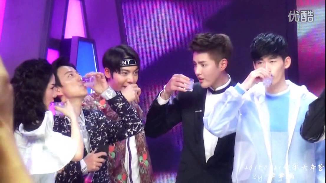 [FANCAM] Kris Wu and William Chan interactions Happy Camp