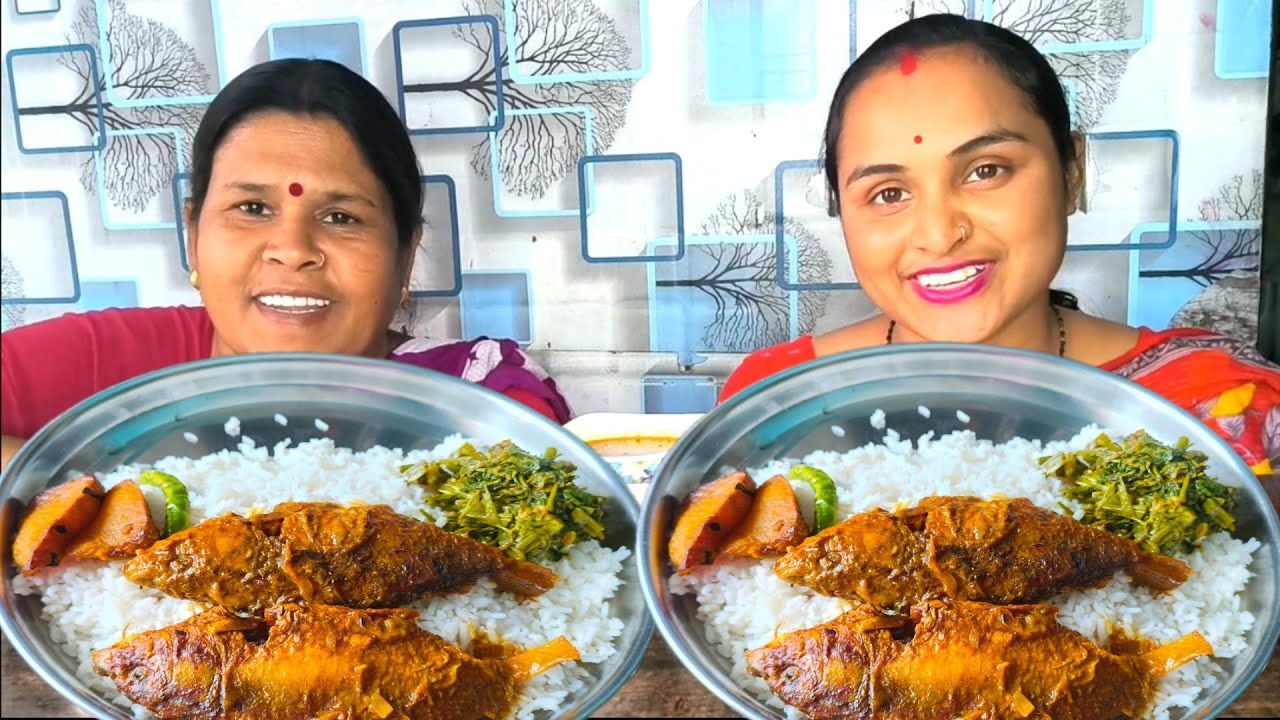 Big bite eating rice with🔥spicy fish curry vegetable fry sag fry delicious Bengali food eating show