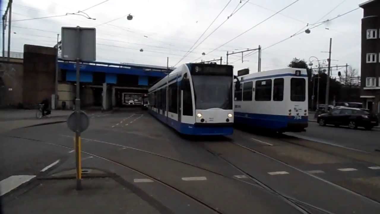 Twee trams en één bus van het GVB op Amsterdam Muiderpoort