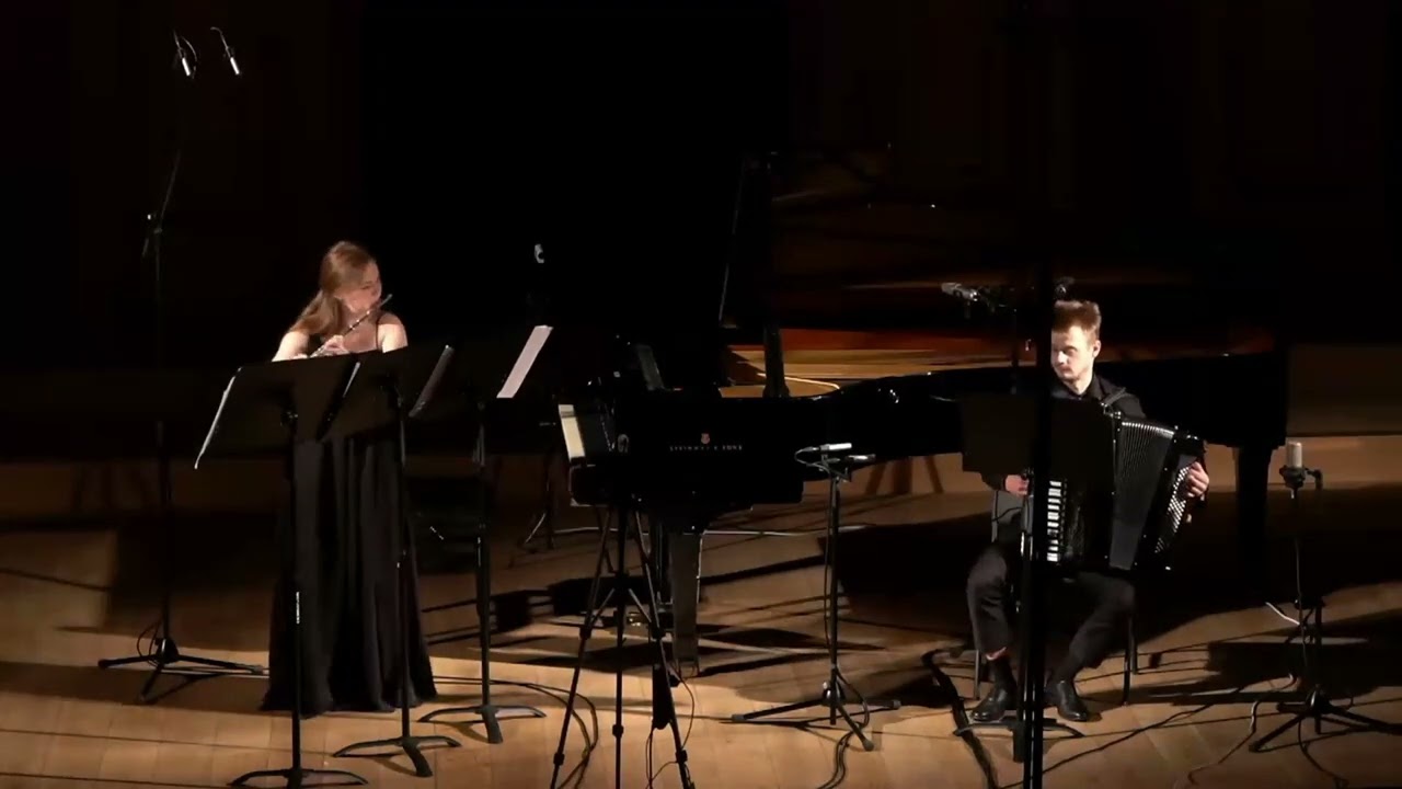 Breakthrough 破 (2021) for accordion and flute
