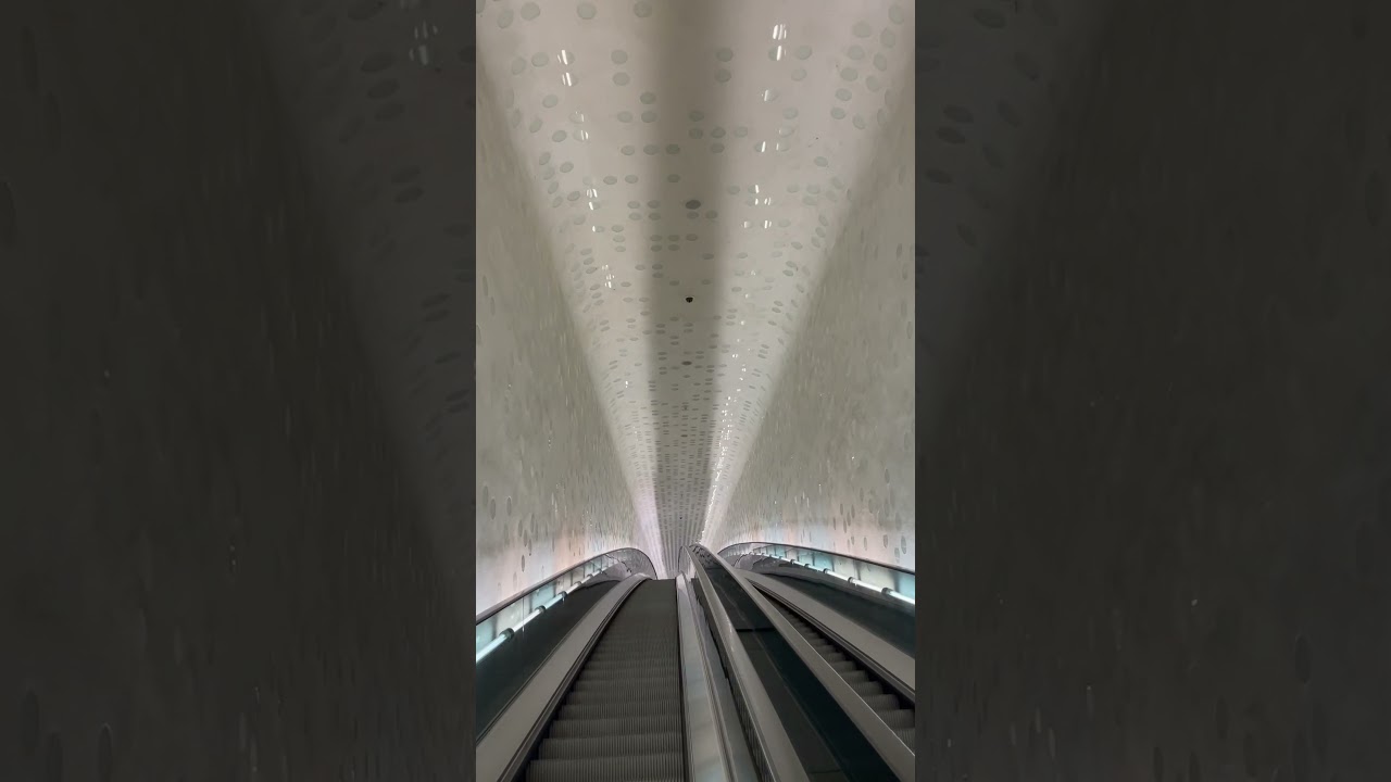 die l&auml;ngste gew&ouml;lbte Rolltreppe Europas in Hamburg #elbphilharmonie