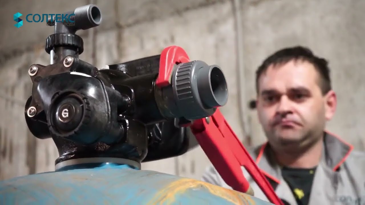 Промышленный умягчитель  на автоматике Clack ws2 и смоле Purolite C100E