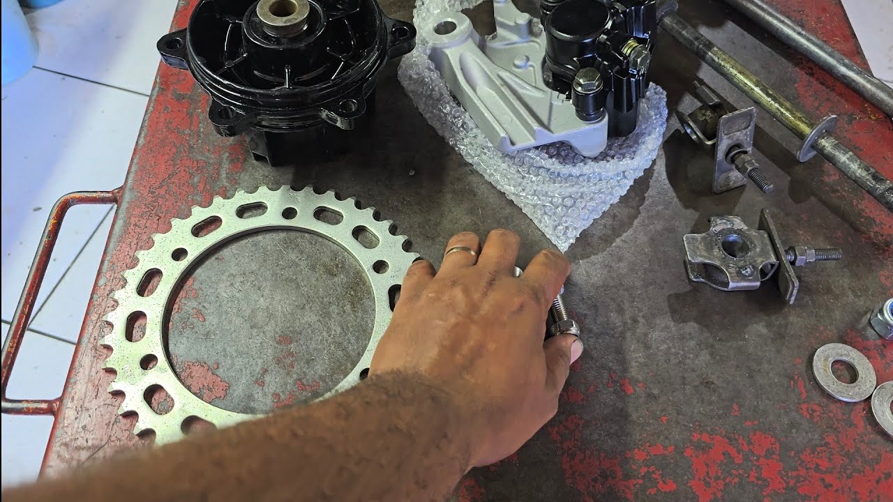 Colocando Cubo da XRE 300 na Tenerê/lander 250 Yamaha passo a passo.