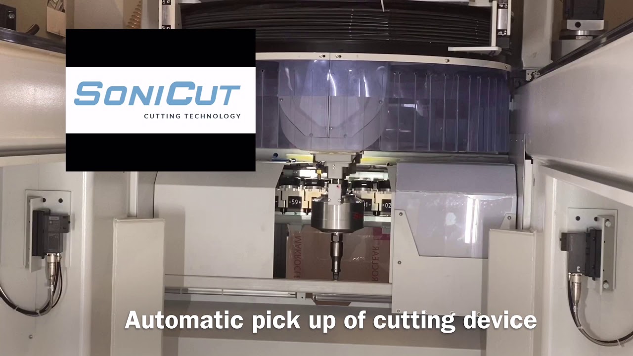 Ultrasonic cutting of honeycomb with a 50 mm blade