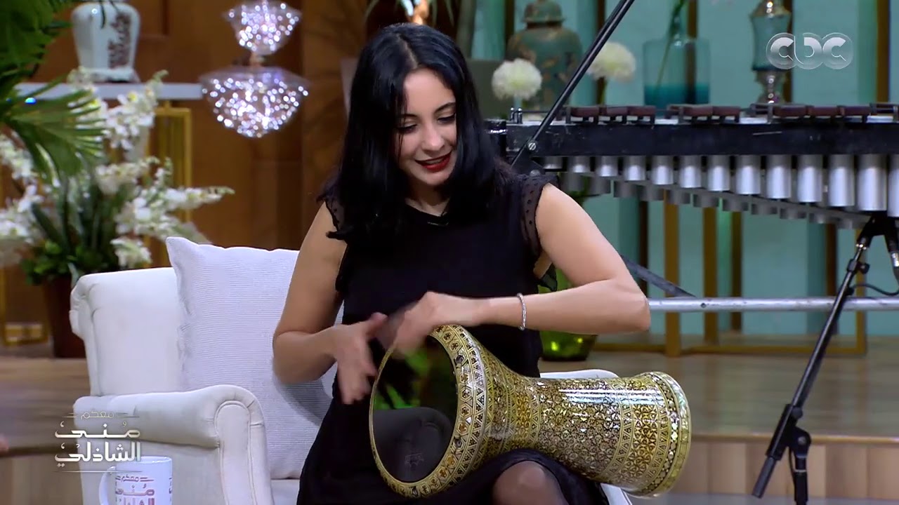 الطبلة بتضحك مع نسمة عبد العزيز مع منى الشاذلي